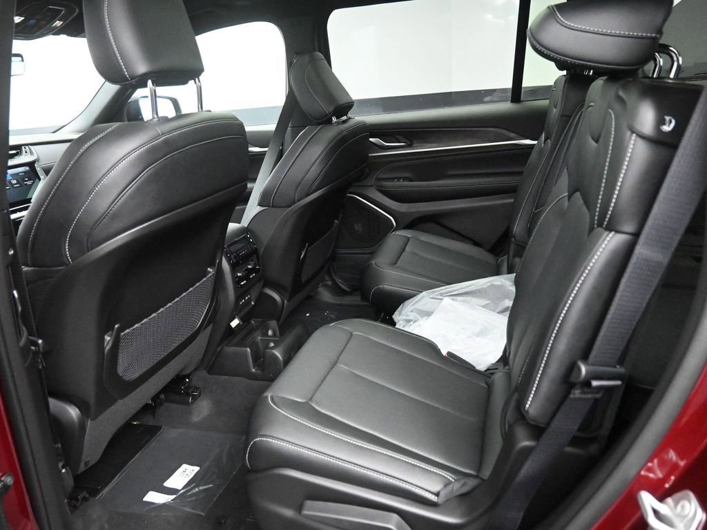 New 2026 Jeep Grand Cherokee L Limited image 11