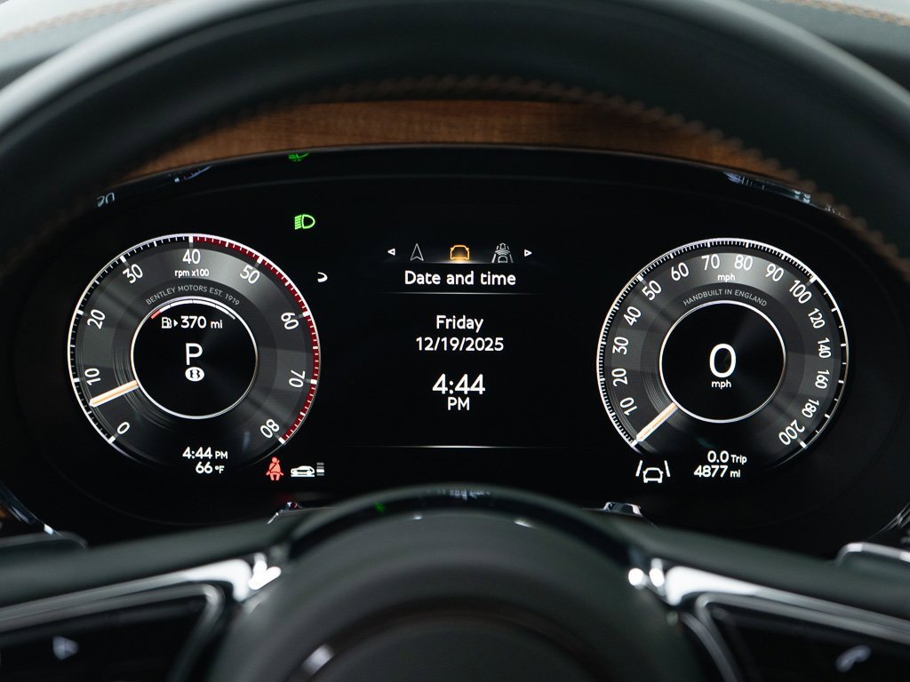 Used 2025 Bentley Bentayga Extended Wheelbase image 39