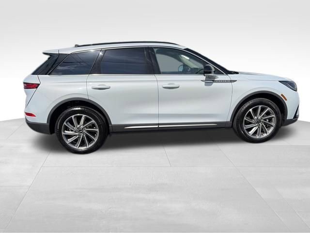 Used 2025 Lincoln Corsair FWD w/ Equipment Group 101A image 8