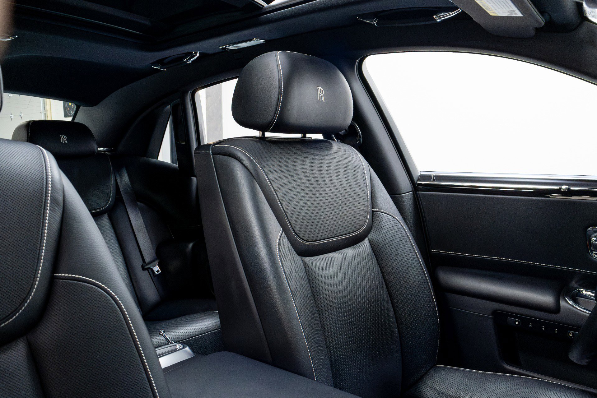 Used 2016 Rolls-Royce Ghost image 25