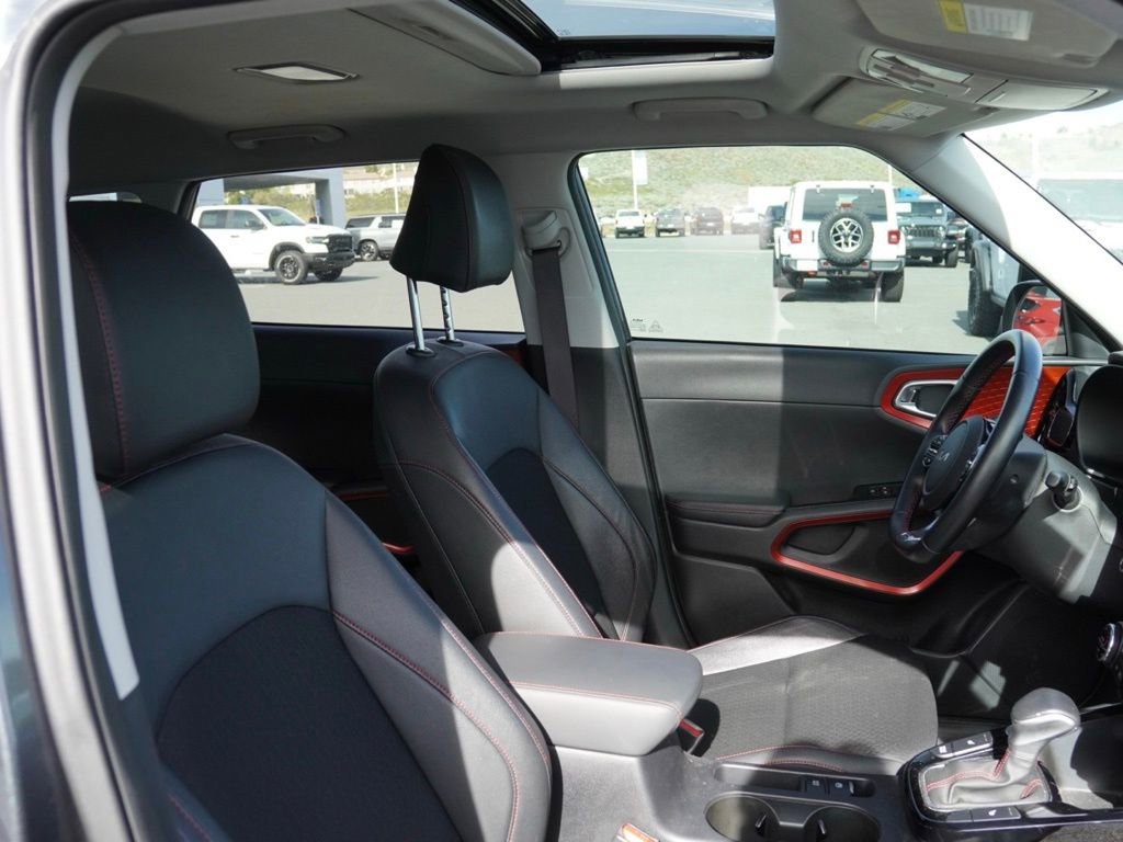 Used 2023 Kia Soul GT-Line w/ GT-Line Technology Package image 22