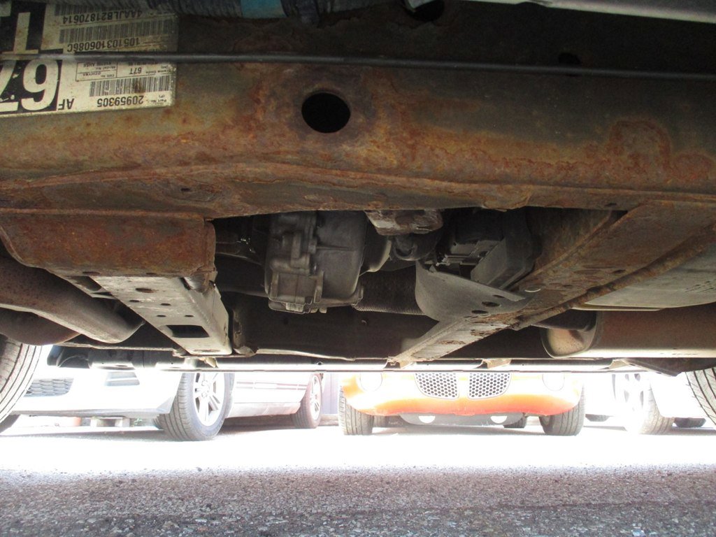 Used 2010 GMC Yukon Denali image 21