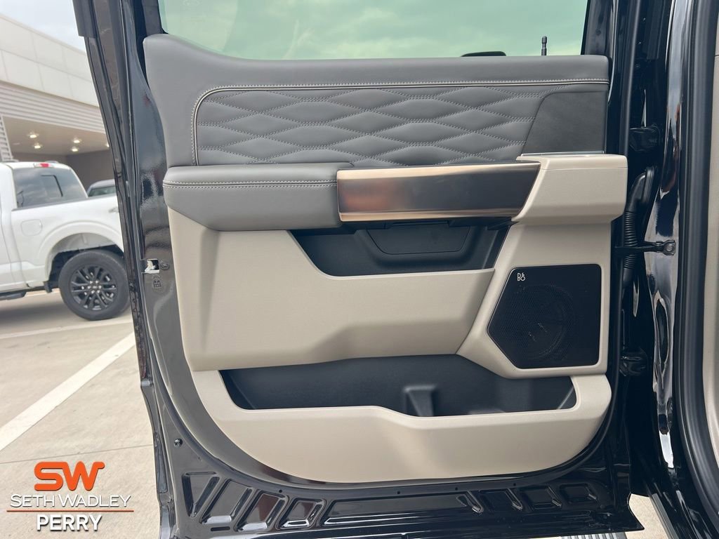 New 2025 Ford F350 Platinum w/ Platinum Plus Package image 26