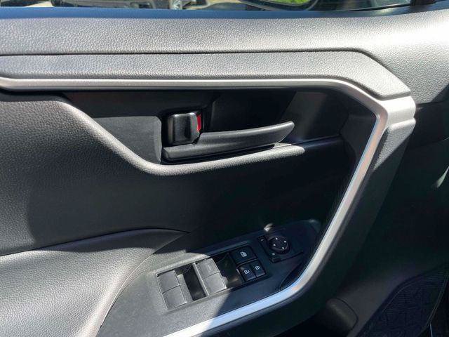 Certified 2025 Toyota RAV4 LE AWD/4WD image 18