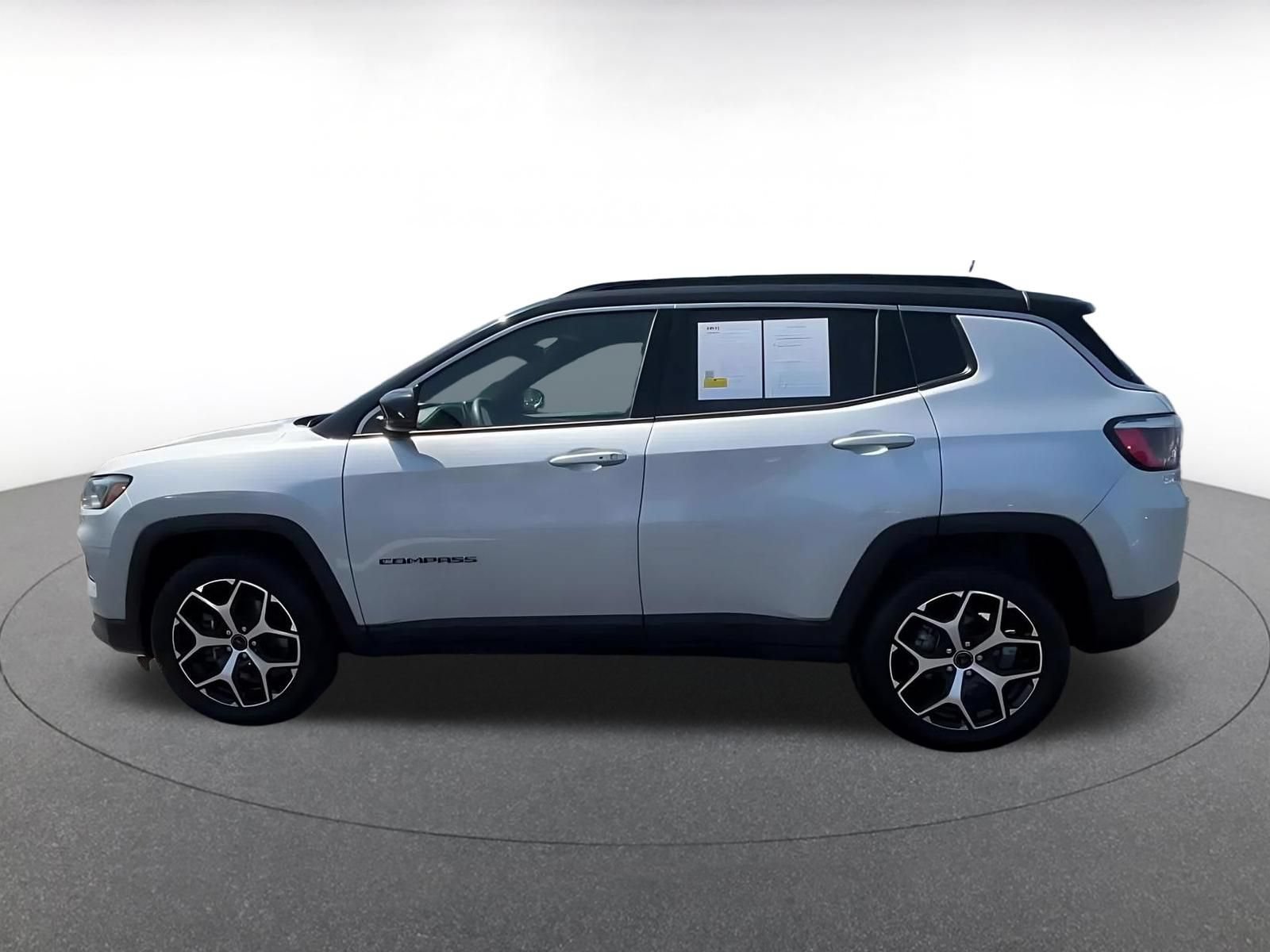 Used 2025 Jeep Compass Limited AWD/4WD image 7