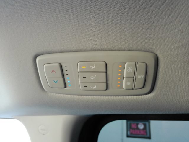 Used 2024 Kia Carnival LX FWD image 31