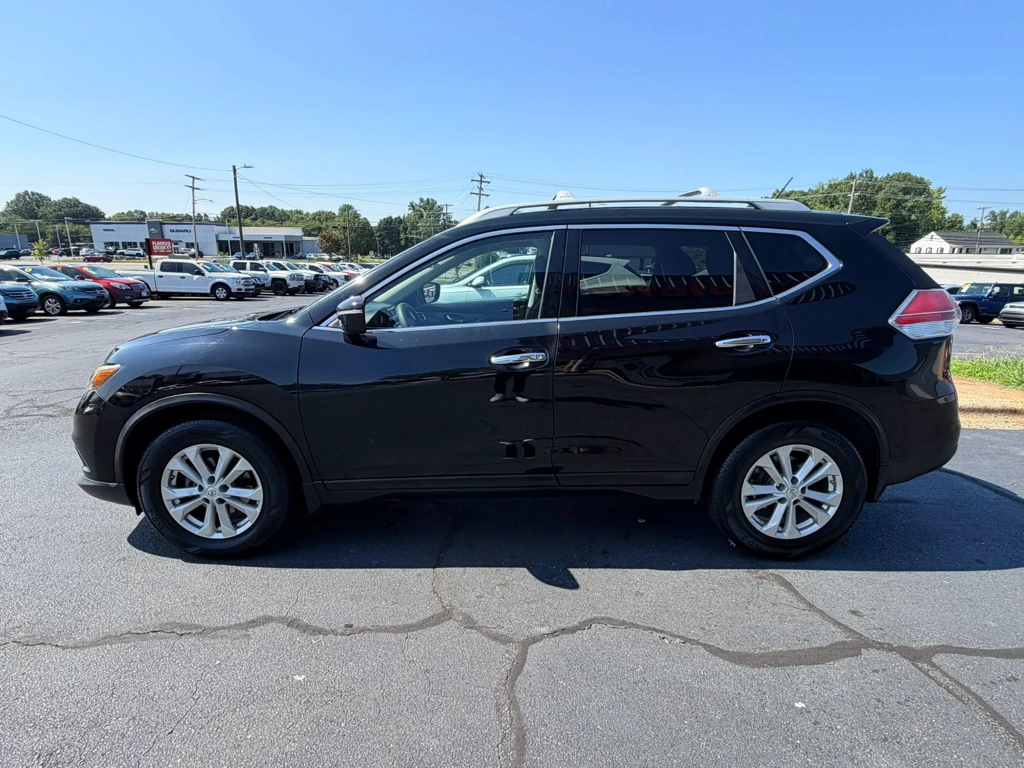 Used 2014 Nissan Rogue SV FWD image 4