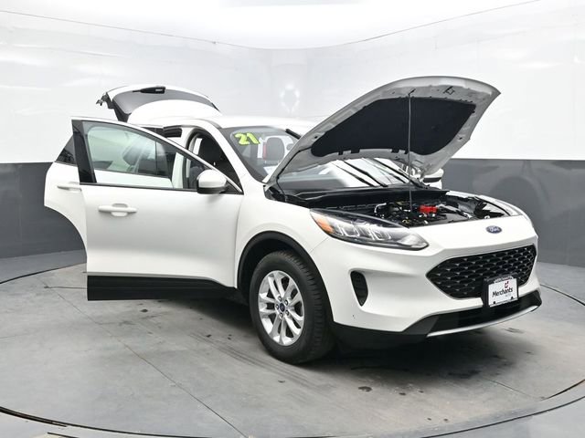 Used 2021 Ford Escape SE w/ Cold Weather Package AWD/4WD image 40