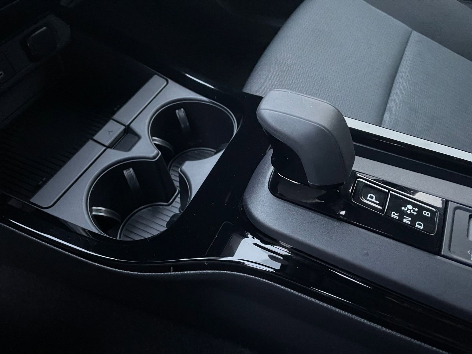 Used 2025 Toyota Prius LE image 41