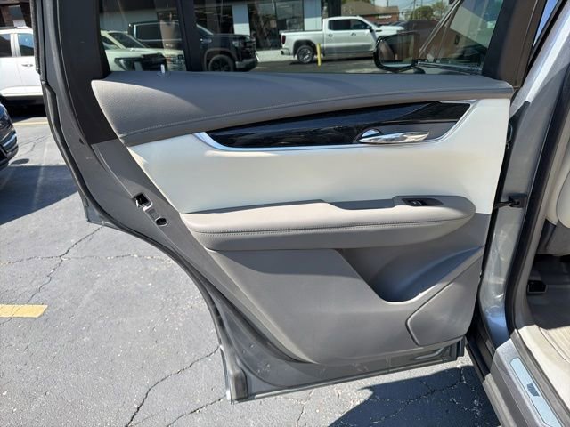 Used 2021 Cadillac XT6 Premium Luxury AWD/4WD image 13