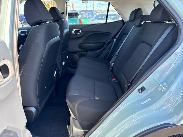 Used 2025 Hyundai Venue SE image 17