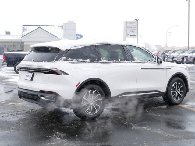 New 2026 Lincoln Nautilus Premier image 7