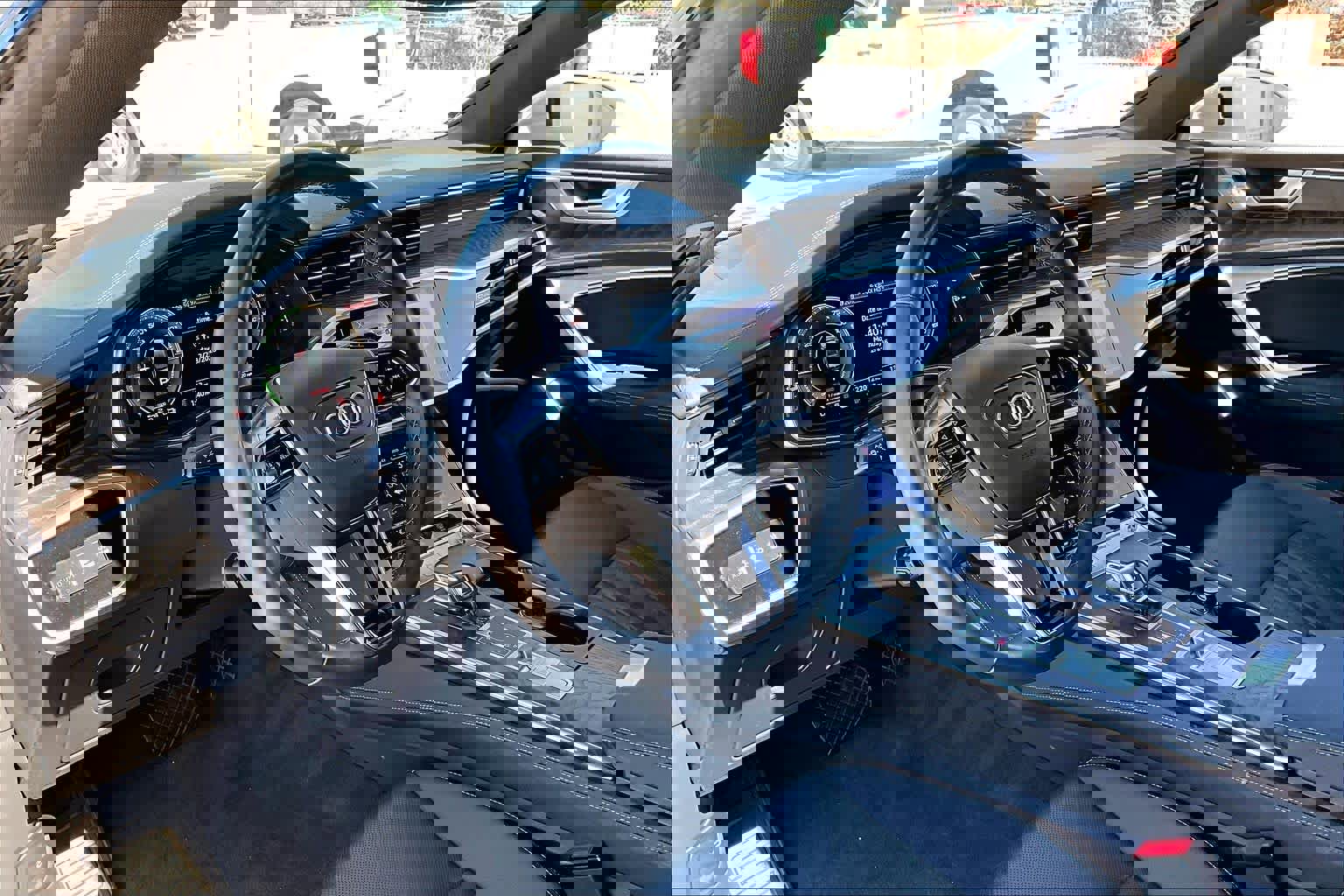 Used 2021 Audi A7 e Prestige w/ Prestige Package image 17