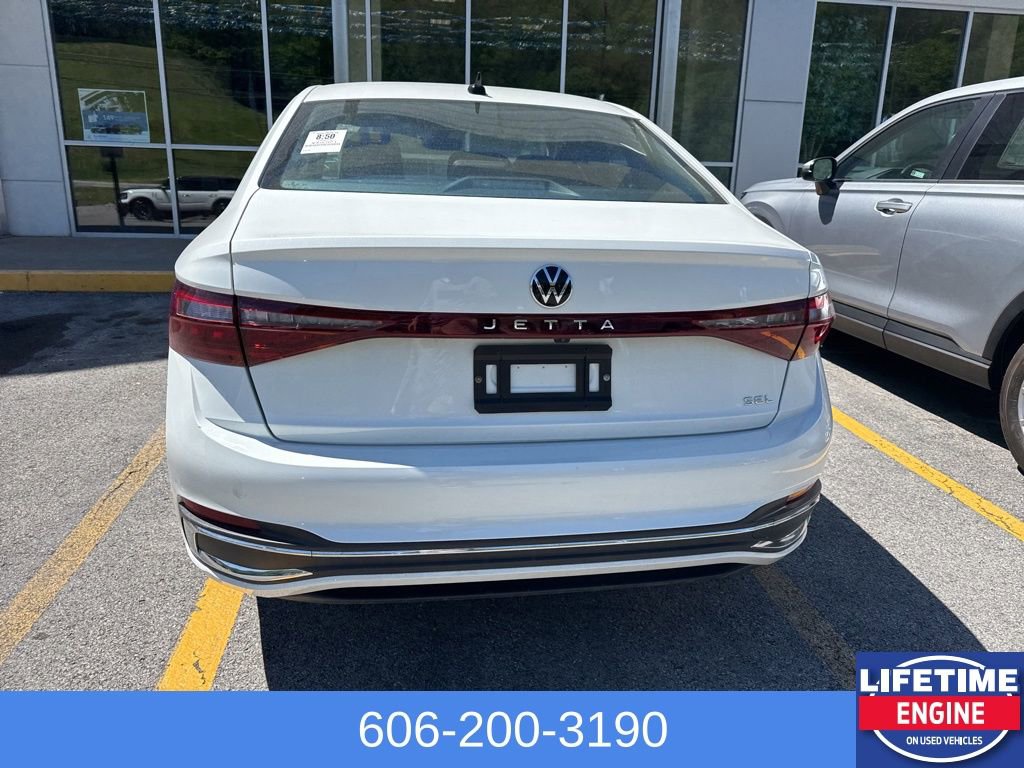 Used 2025 Volkswagen Jetta SEL image 9