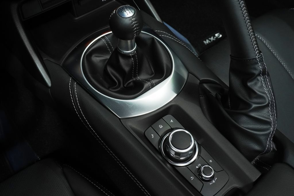 Used 2025 MAZDA MX-5 Miata Grand Touring RWD image 19