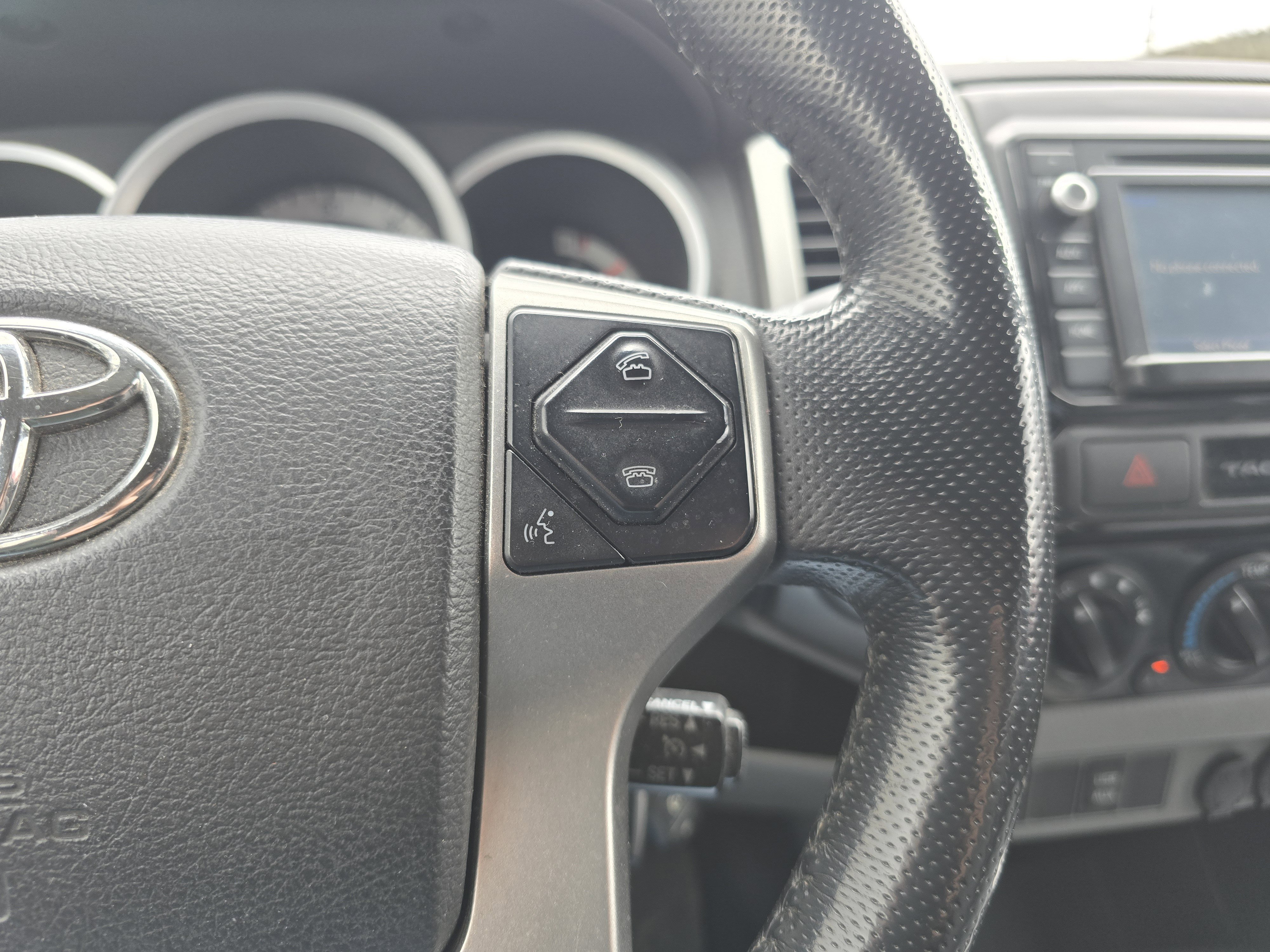 Used 2015 Toyota Tacoma 4x4 Double Cab w/ TRD Sport Package image 21