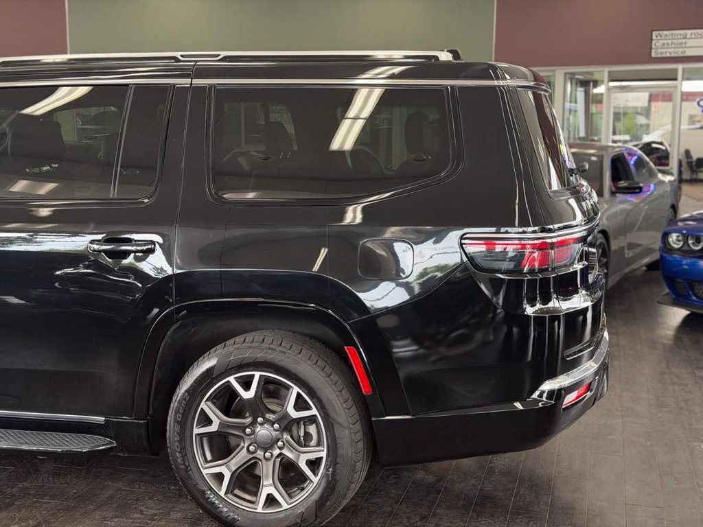 Used 2024 Jeep Wagoneer Series III AWD/4WD image 13