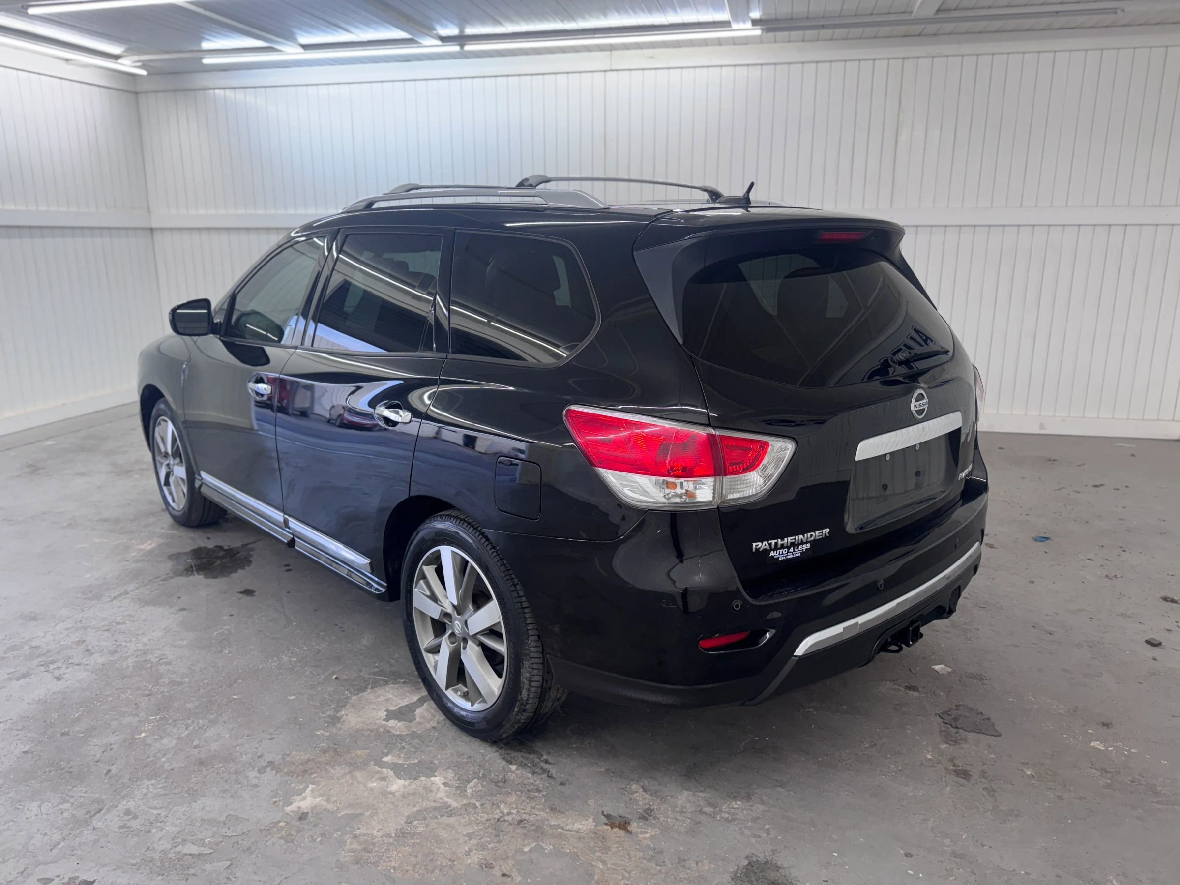 Used 2013 Nissan Pathfinder Platinum w/ Platinum Premium Pkg image 7