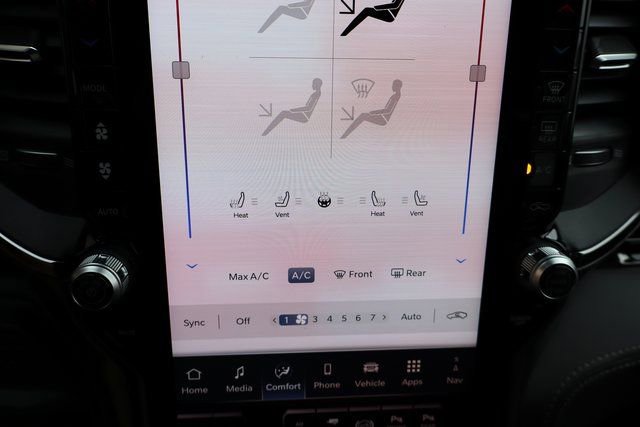 Used 2025 RAM 3500 Limited w/ Max Tow Package image 26