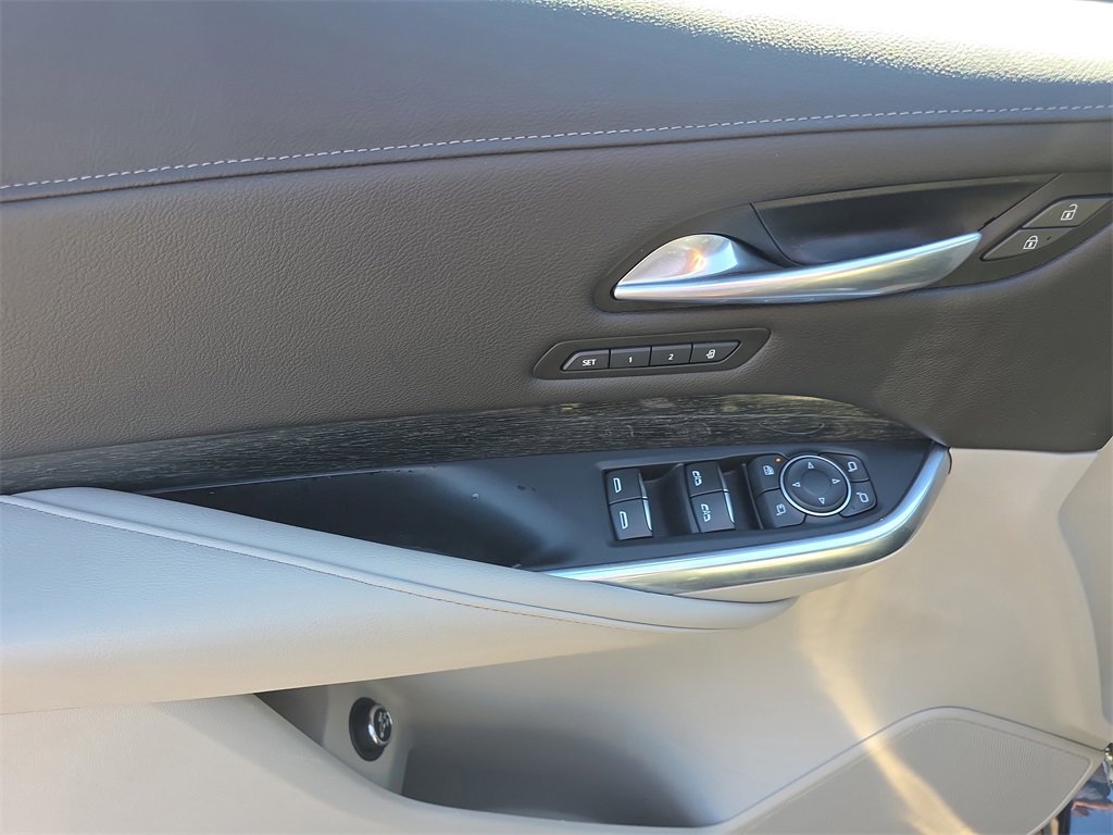 Used 2021 Cadillac XT4 Premium Luxury w/ Driver Awareness Package image 18