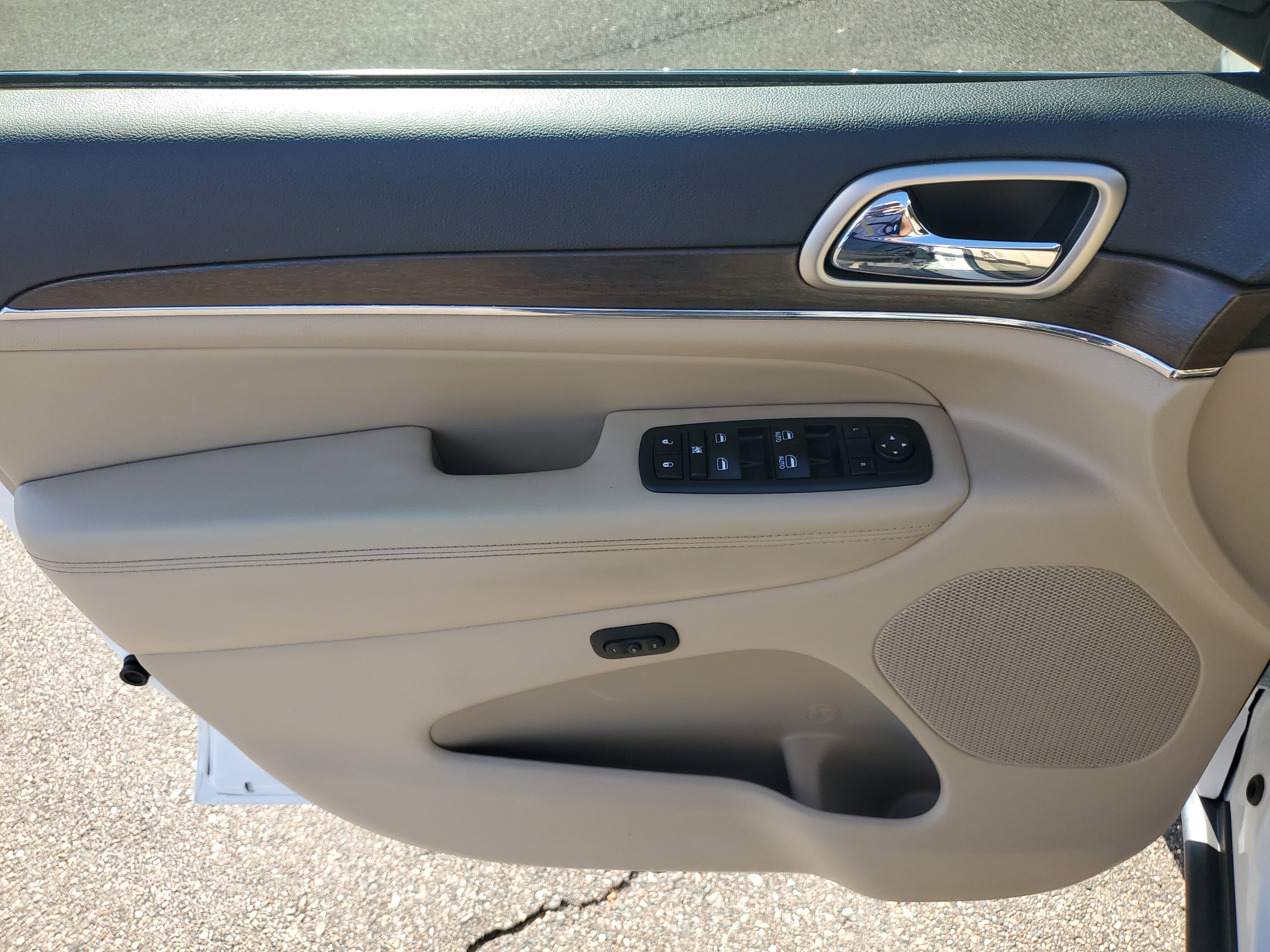 Used 2017 Jeep Grand Cherokee Limited image 28