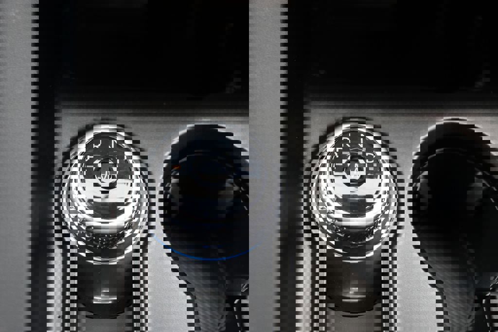 Used 2025 Ford Explorer ST image 27