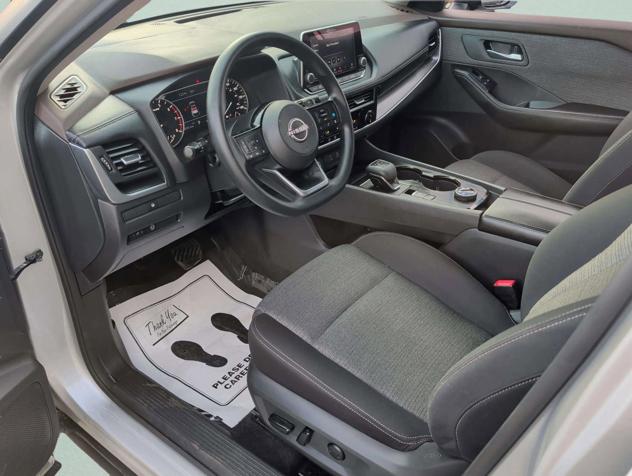 Used 2023 Nissan Rogue SV image 28