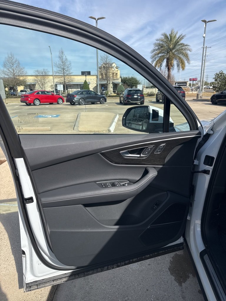 Used 2025 Audi Q7 3.0T Prestige w/ Prestige Package image 7