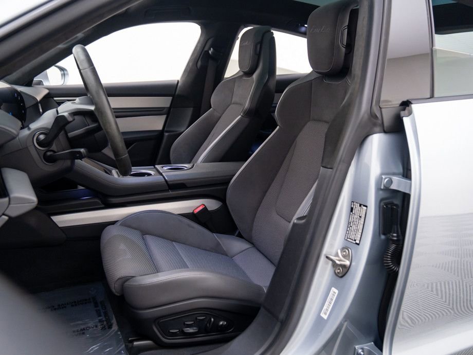 Used 2021 Porsche Taycan Turbo image 5