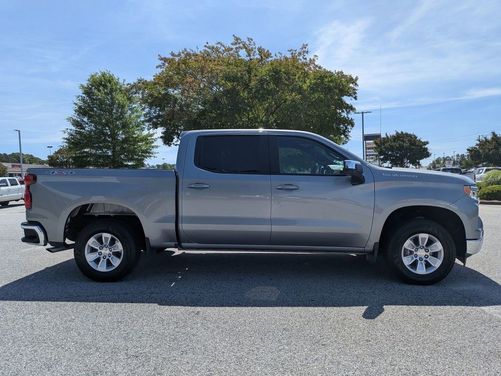 Used 2025 Chevrolet Silverado 1500 LT AWD/4WD image 9