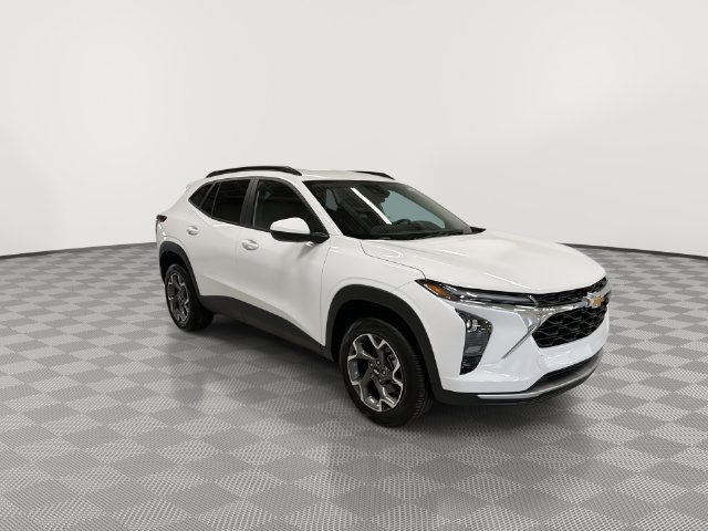 New 2026 Chevrolet Trax LT w/ LT Convenience Package FWD image 2