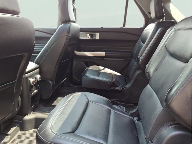 Used 2021 Ford Explorer Limited w/ Equipment Group 301A AWD/4WD image 10
