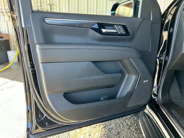 New 2026 Chevrolet Suburban RST w/ Comfort Package AWD/4WD image 23