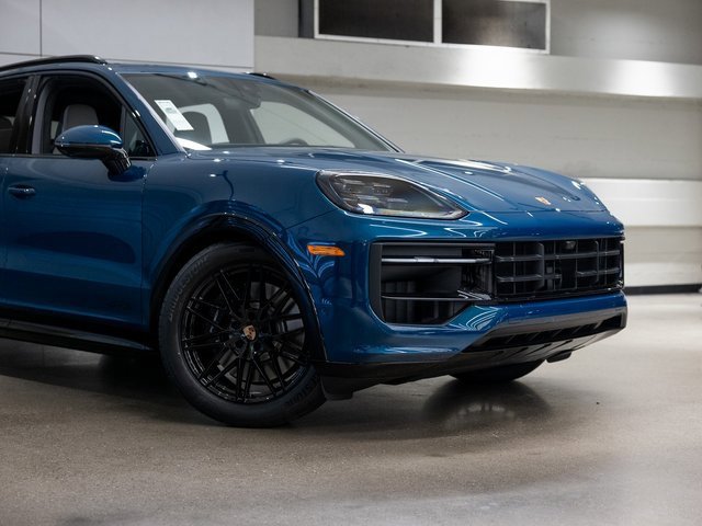 New 2026 Porsche Cayenne GTS image 14