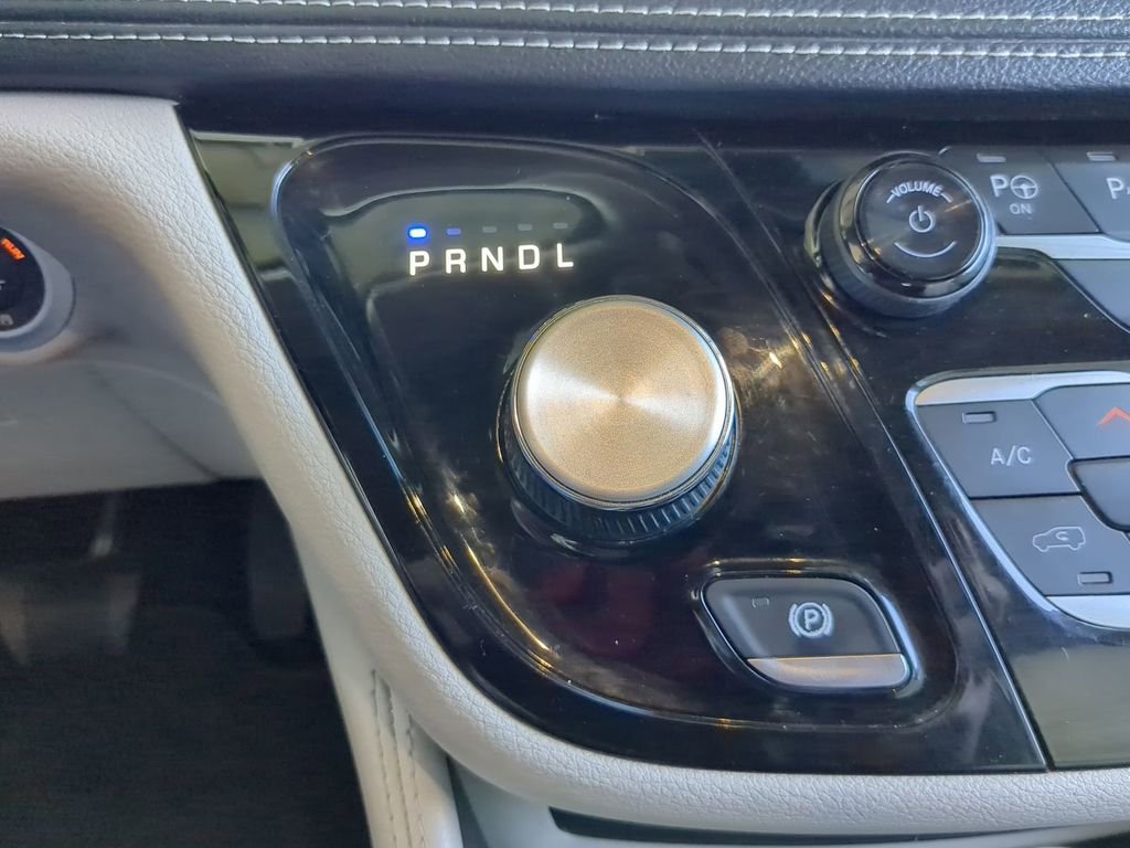 Used 2021 Chrysler Pacifica Limited w/ Premium & Safety Sphere Group image 9