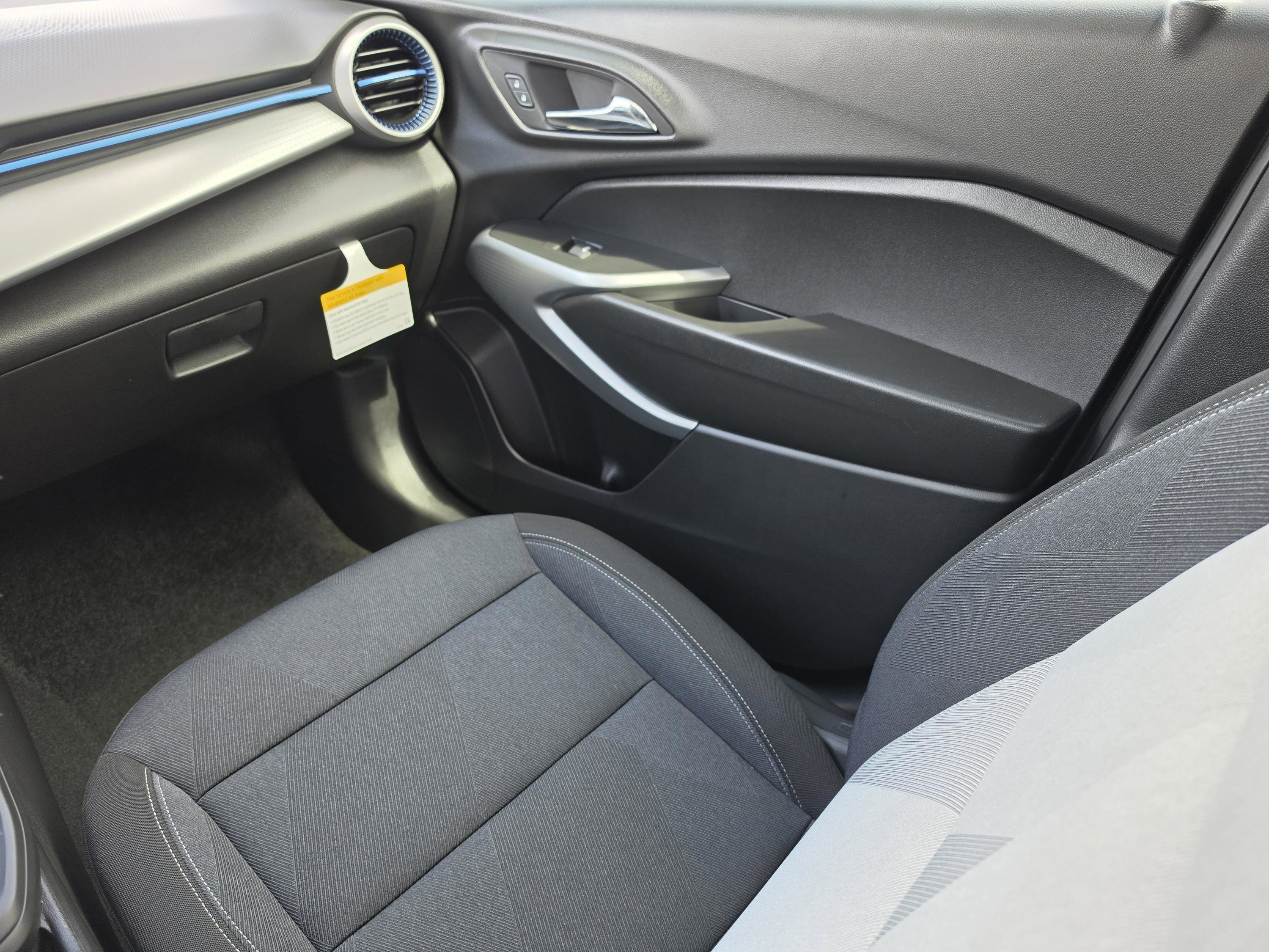 New 2026 Chevrolet Trax LS w/ LS Convenience Package FWD image 18