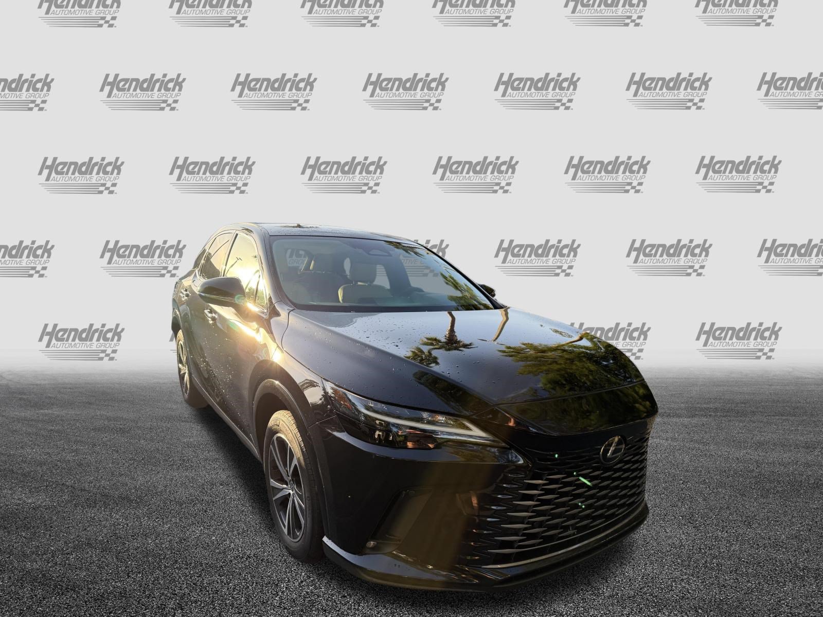 Used 2023 Lexus RX 350 FWD image 2