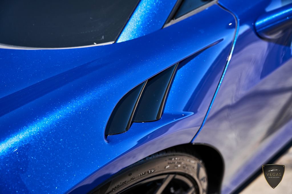 Used 2025 McLaren Artura RWD image 9