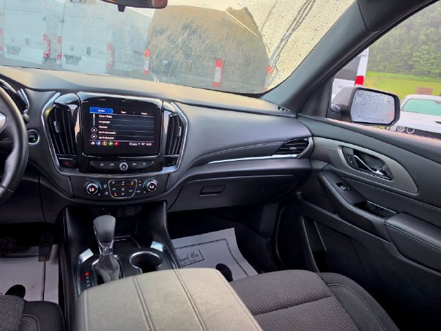 Used 2023 Chevrolet Traverse LT w/ Midnight/Sport Edition AWD/4WD image 17