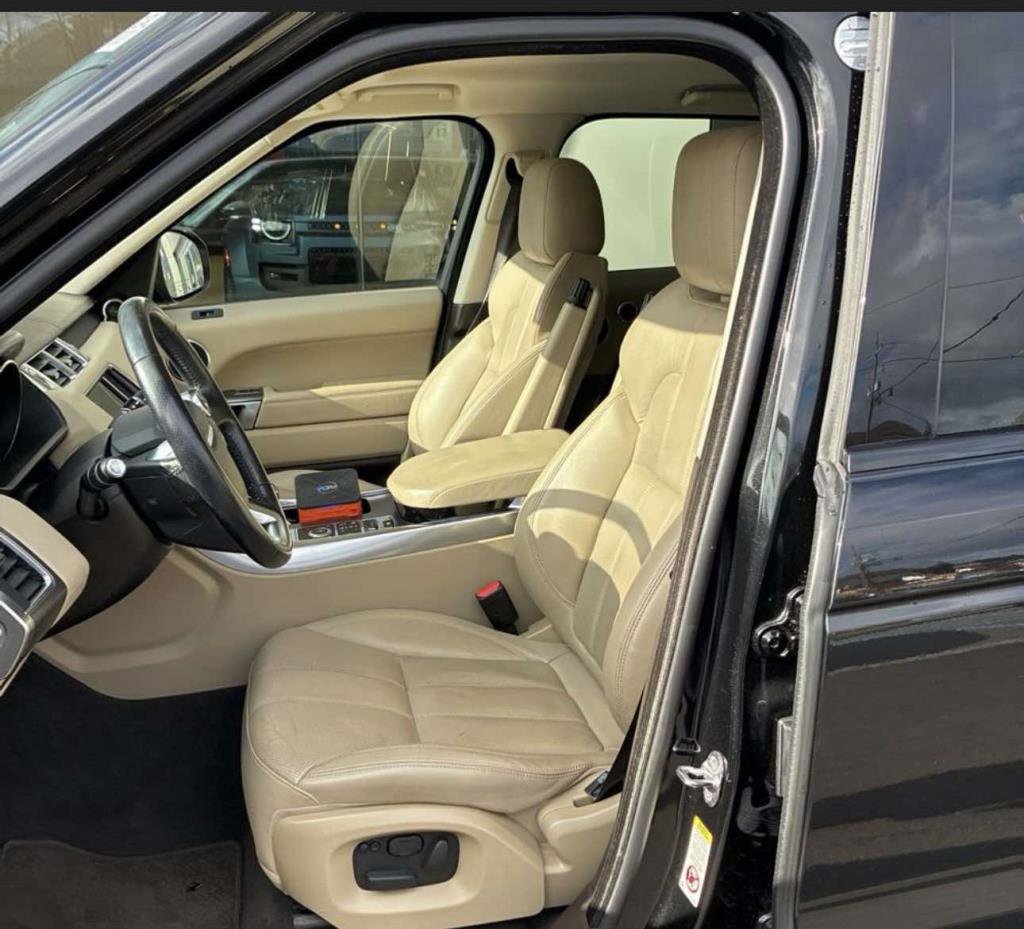 Used 2014 Land Rover Range Rover Sport HSE image 2