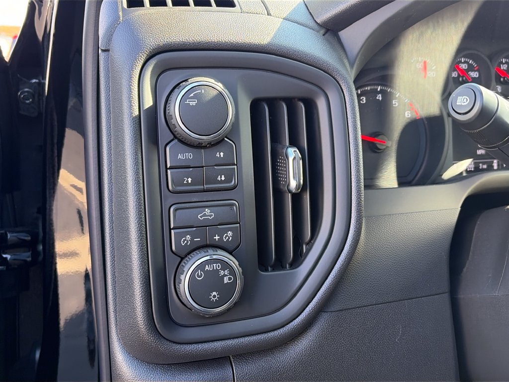 New 2026 Chevrolet Silverado 1500 Custom Trail Boss w/ Dark Appearance Package AWD/4WD image 16