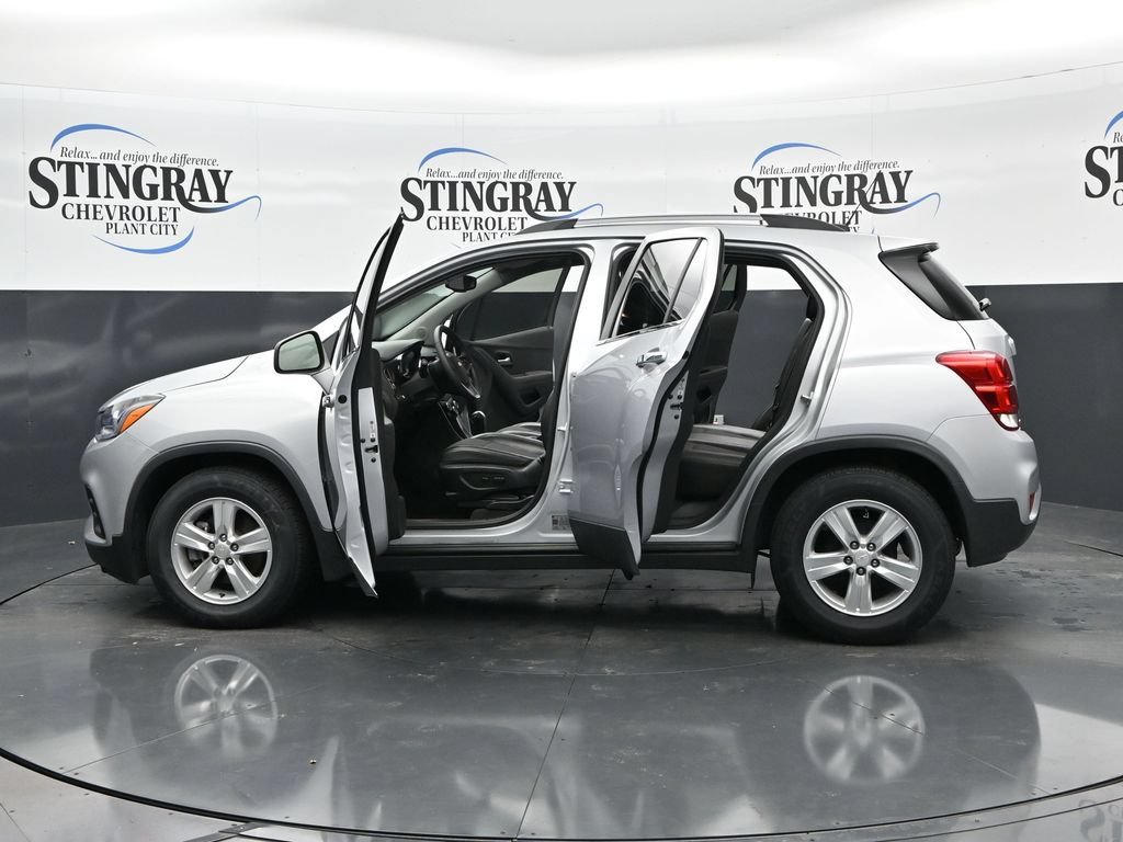 Used 2020 Chevrolet Trax LT w/ Driver Confidence Package FWD image 37