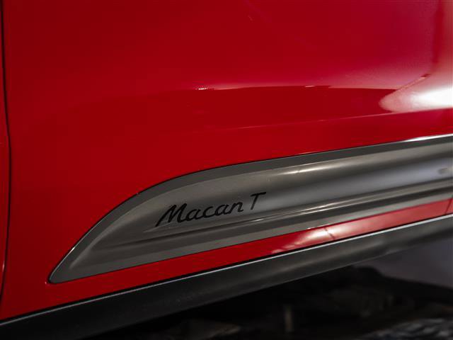 Certified 2025 Porsche Macan Turbo image 30