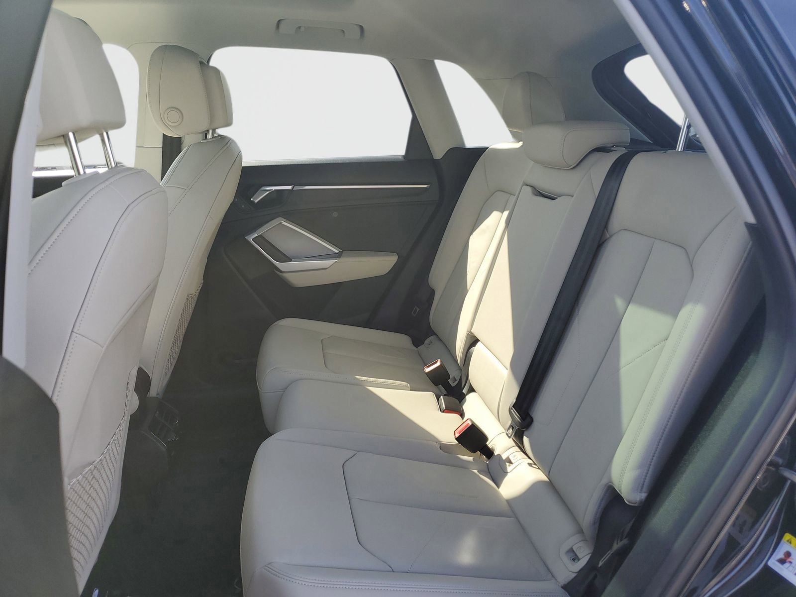 Used 2025 Audi Q3 2.0T Premium w/ Convenience Package image 14