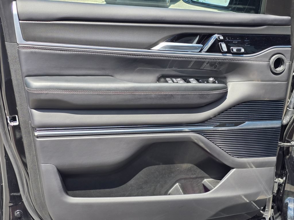 Used 2024 Jeep Grand Wagoneer Series II Obsidian w/ Quick Order Packagew 28T AWD/4WD image 44