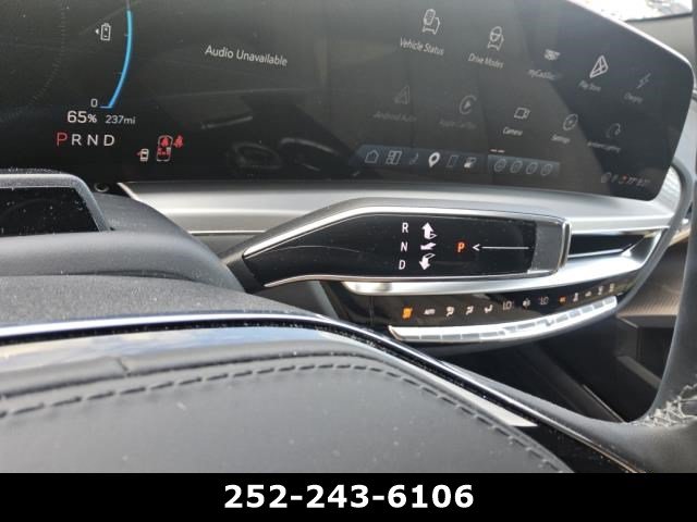 Used 2026 Cadillac Lyriq Signature Luxury AWD/4WD image 16