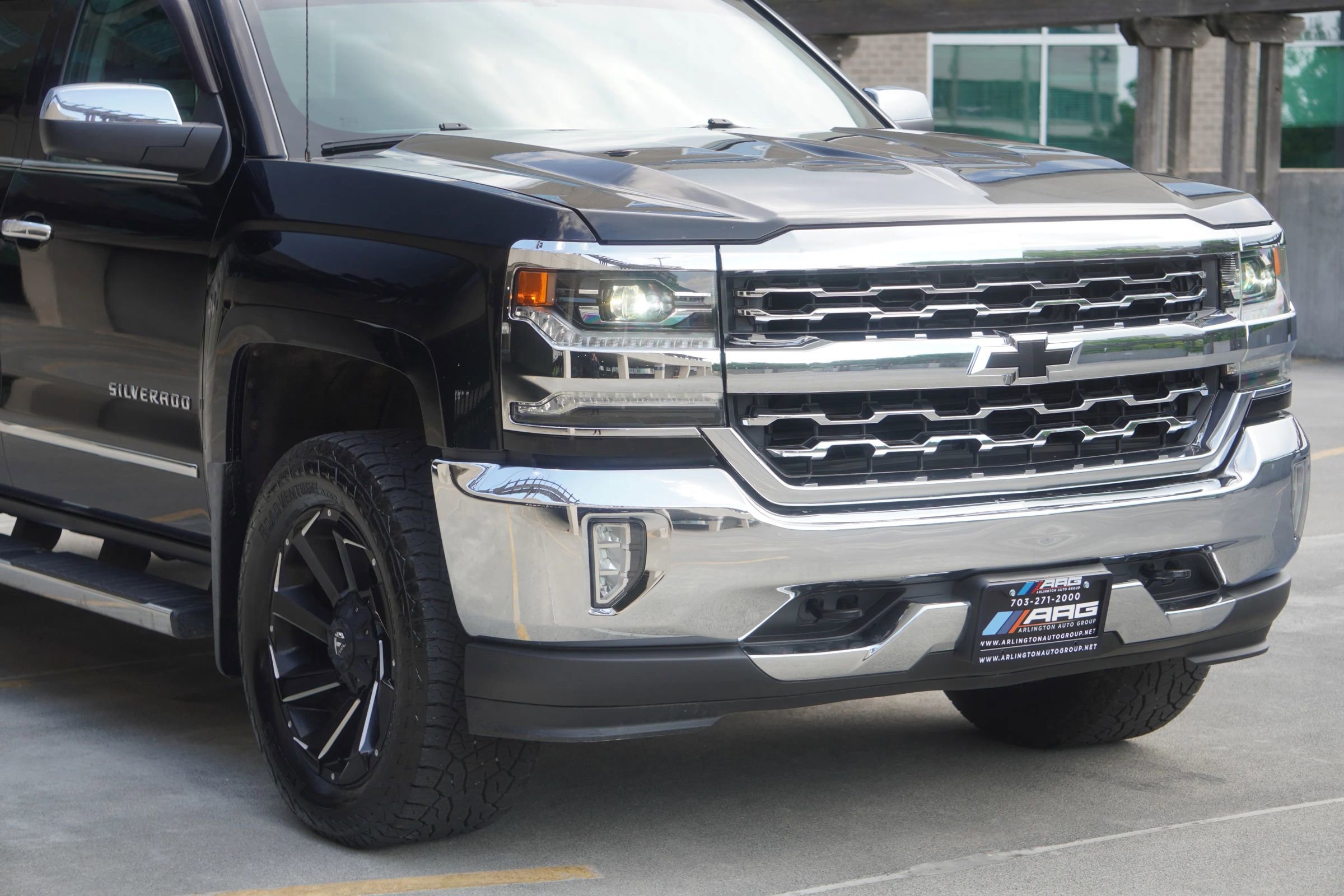 Used 2017 Chevrolet Silverado 1500 LTZ w/ Sport Package AWD/4WD image 26