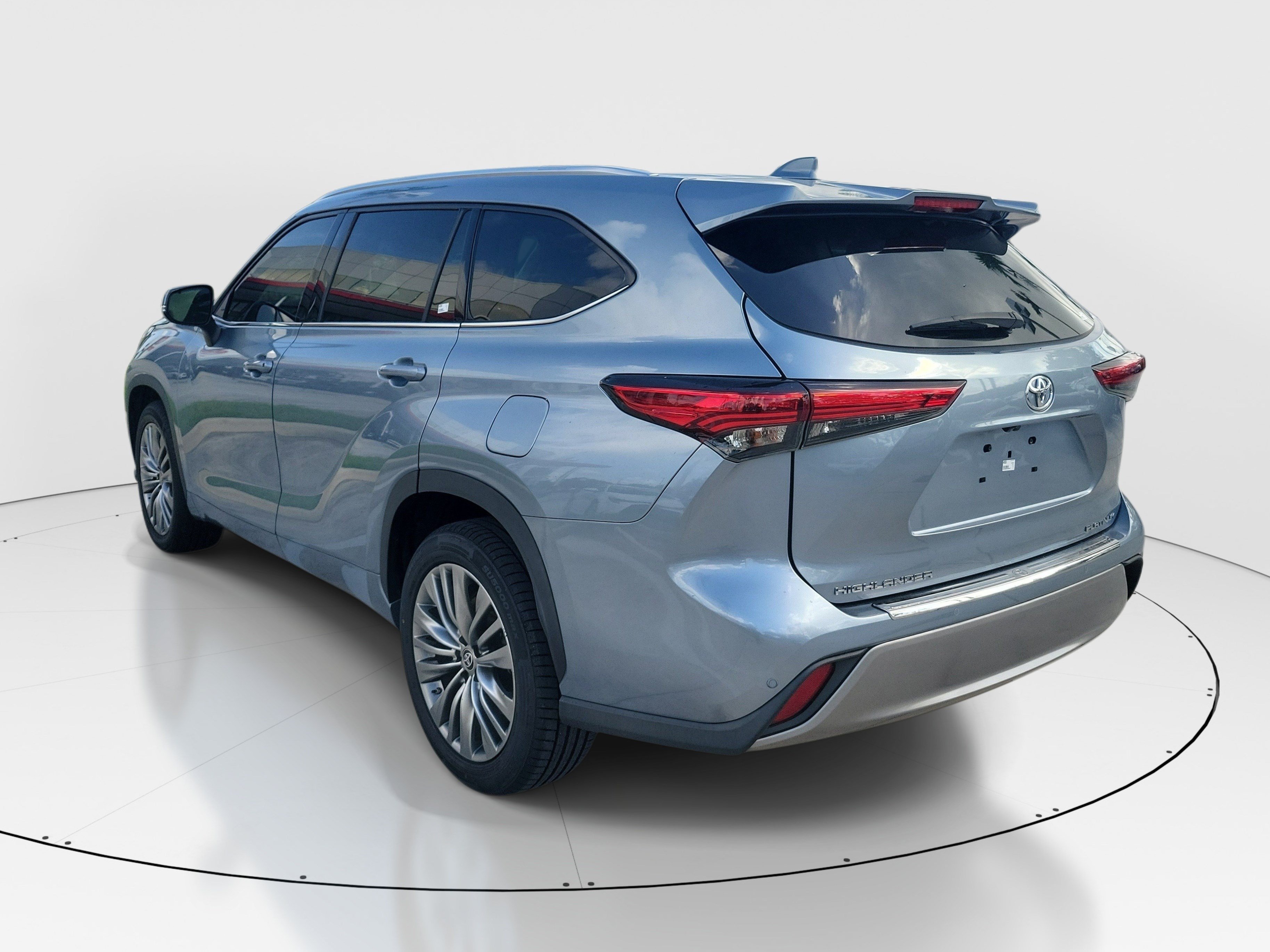Used 2022 Toyota Highlander Platinum FWD image 5