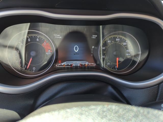 Used 2017 Jeep Cherokee Trailhawk image 10