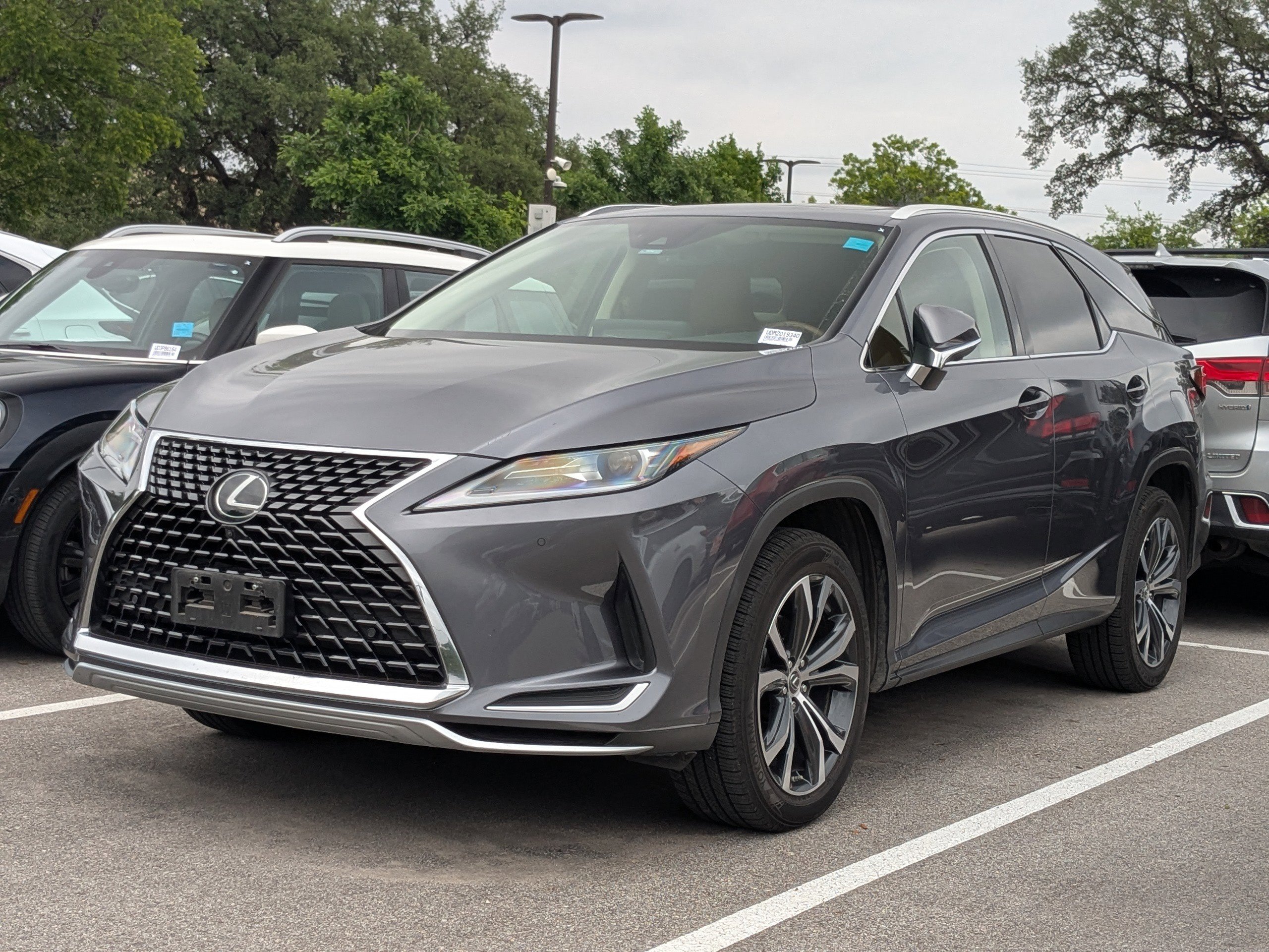 Used 2021 Lexus RX 350L FWD w/ Premium Package image 3